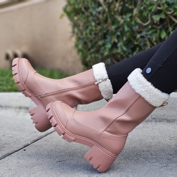 Women's Sherpa Faux Fur Ankle Boot Blush Color - Picture 2 of 6